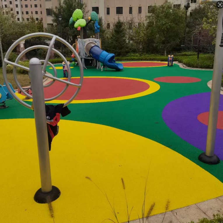 塑膠場(chǎng)地施工實(shí)景圖6